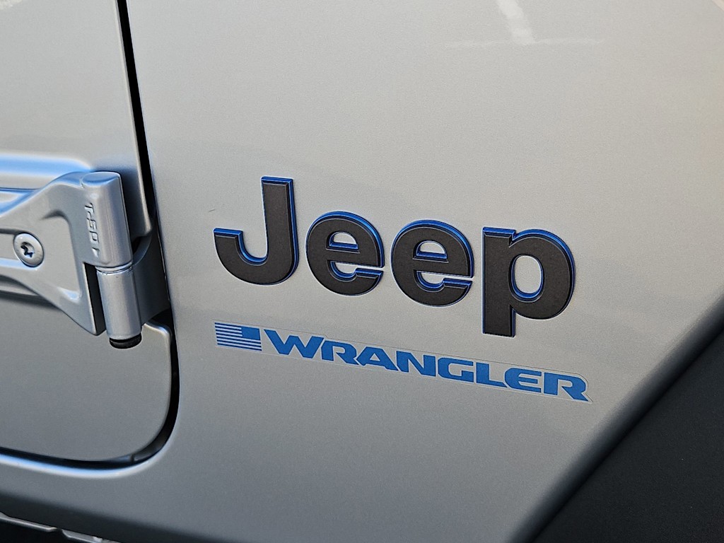 Thumbnail: 2023 Jeep Wrangler - 24