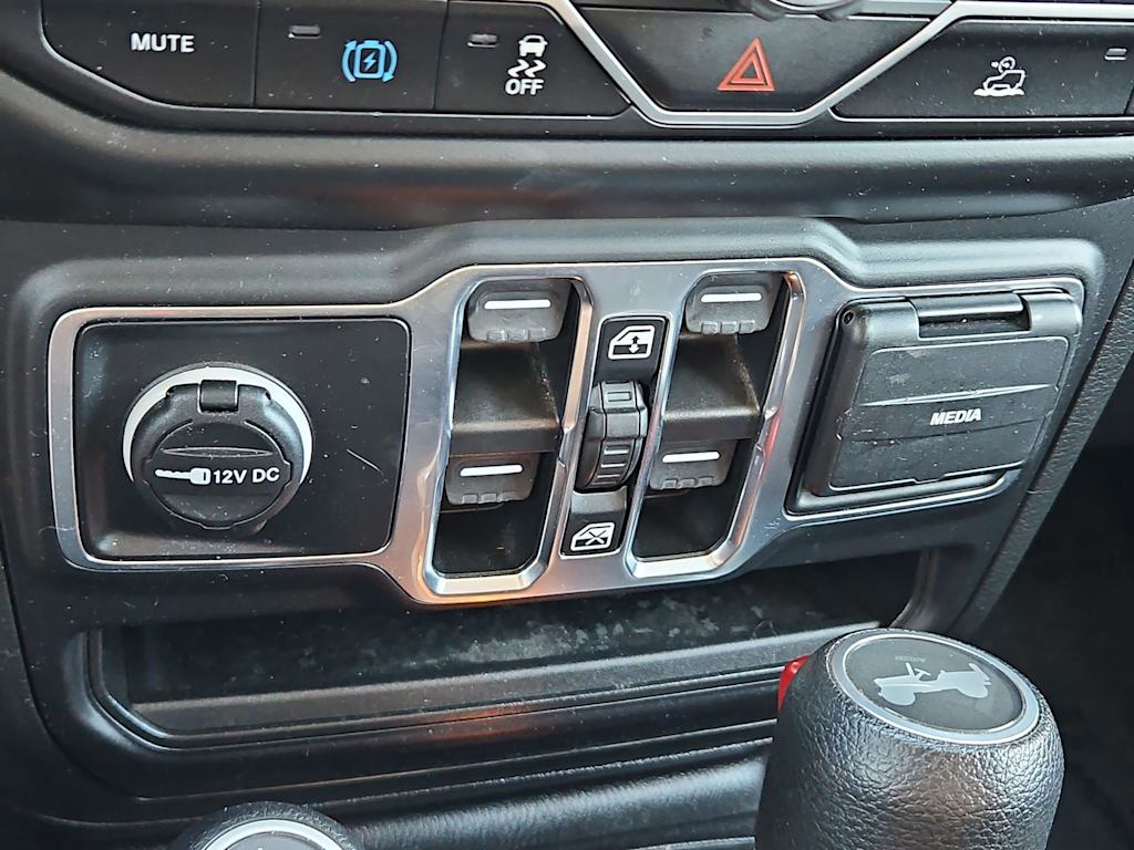 Thumbnail: 2023 Jeep Wrangler - 33