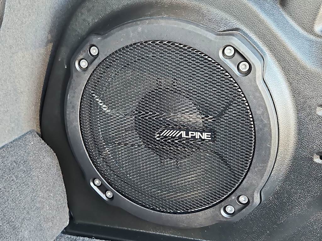 Thumbnail: 2023 Jeep Wrangler - 32