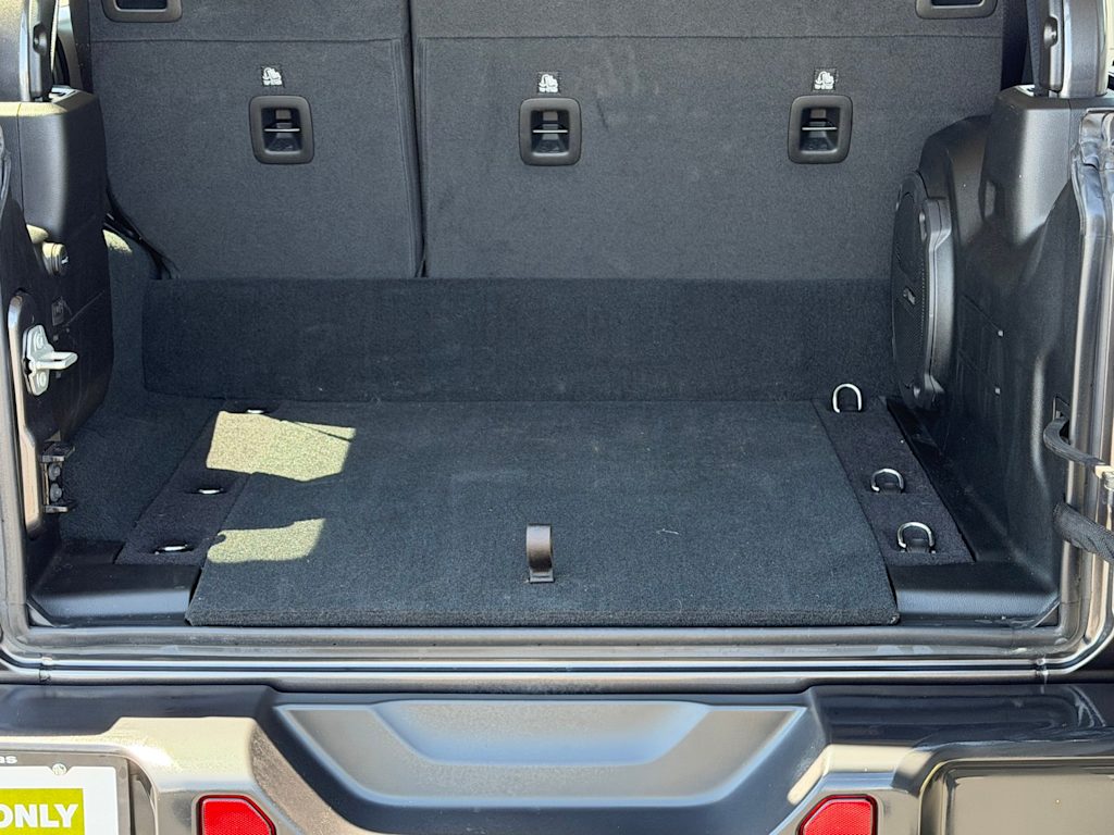 Thumbnail: 2023 Jeep Wrangler - 31