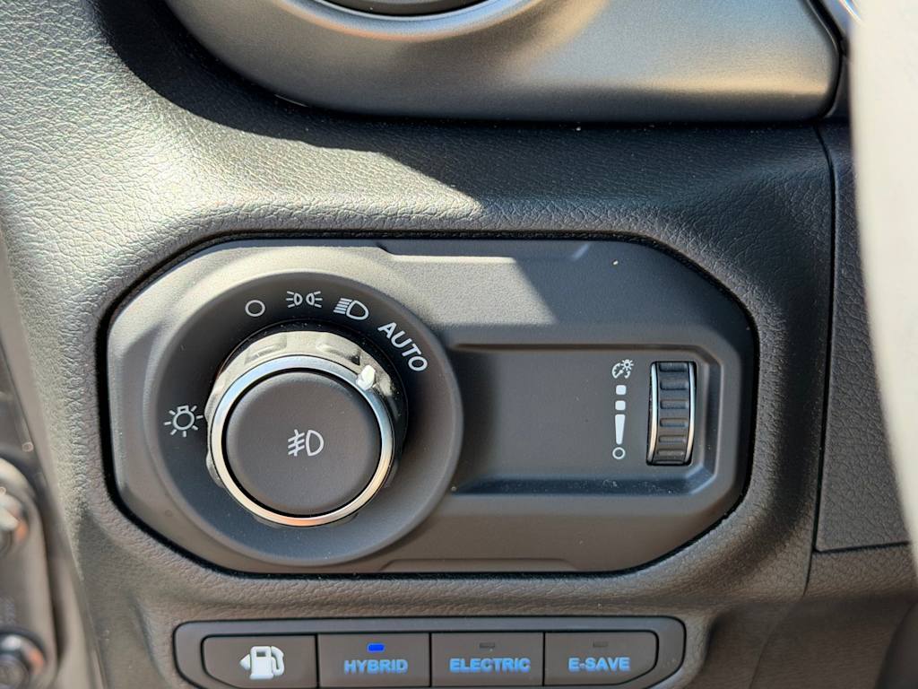 Thumbnail: 2023 Jeep Wrangler - 21