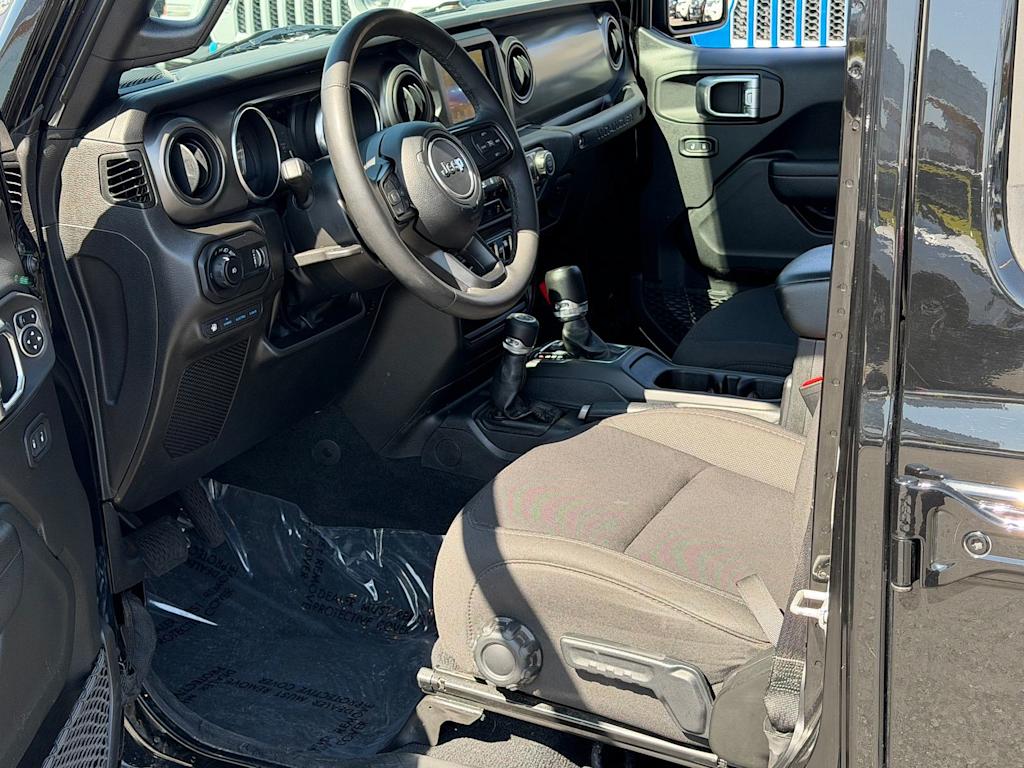 Thumbnail: 2023 Jeep Wrangler - 9
