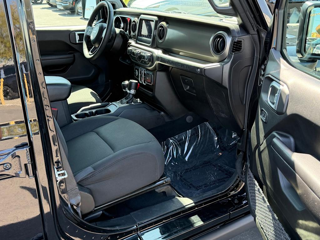 Thumbnail: 2023 Jeep Wrangler - 30