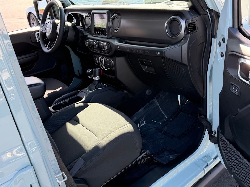 Thumbnail: 2023 Jeep Wrangler - 33
