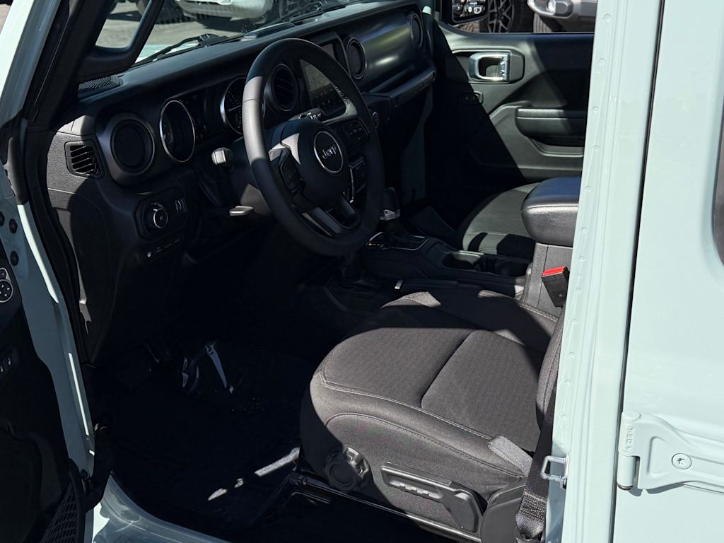 Thumbnail: 2023 Jeep Wrangler - 9