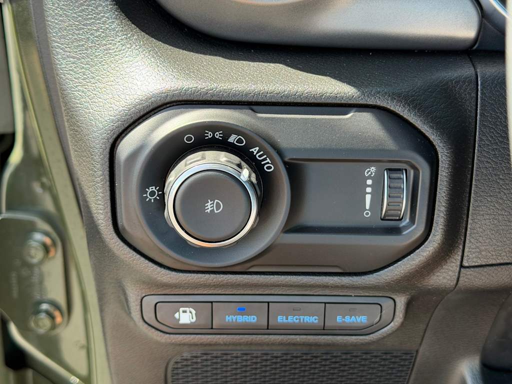 Thumbnail: 2023 Jeep Wrangler - 23