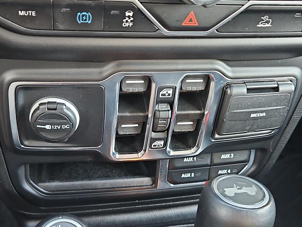 Thumbnail: 2023 Jeep Wrangler - 34