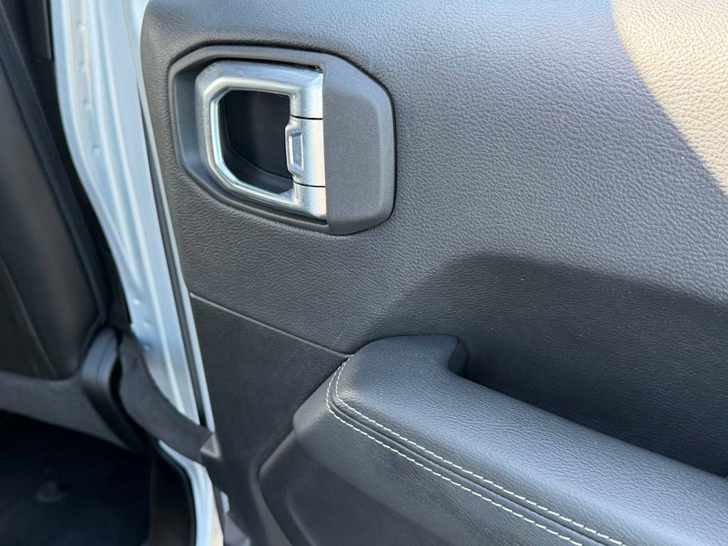 Thumbnail: 2023 Jeep Wrangler - 27