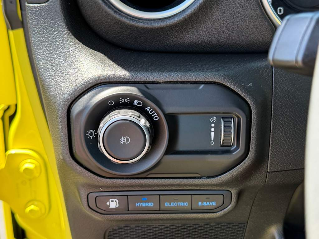 Thumbnail: 2023 Jeep Wrangler - 14