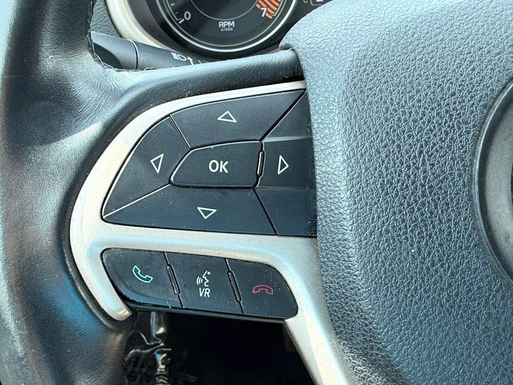 Thumbnail: 2015 Jeep Cherokee - 24