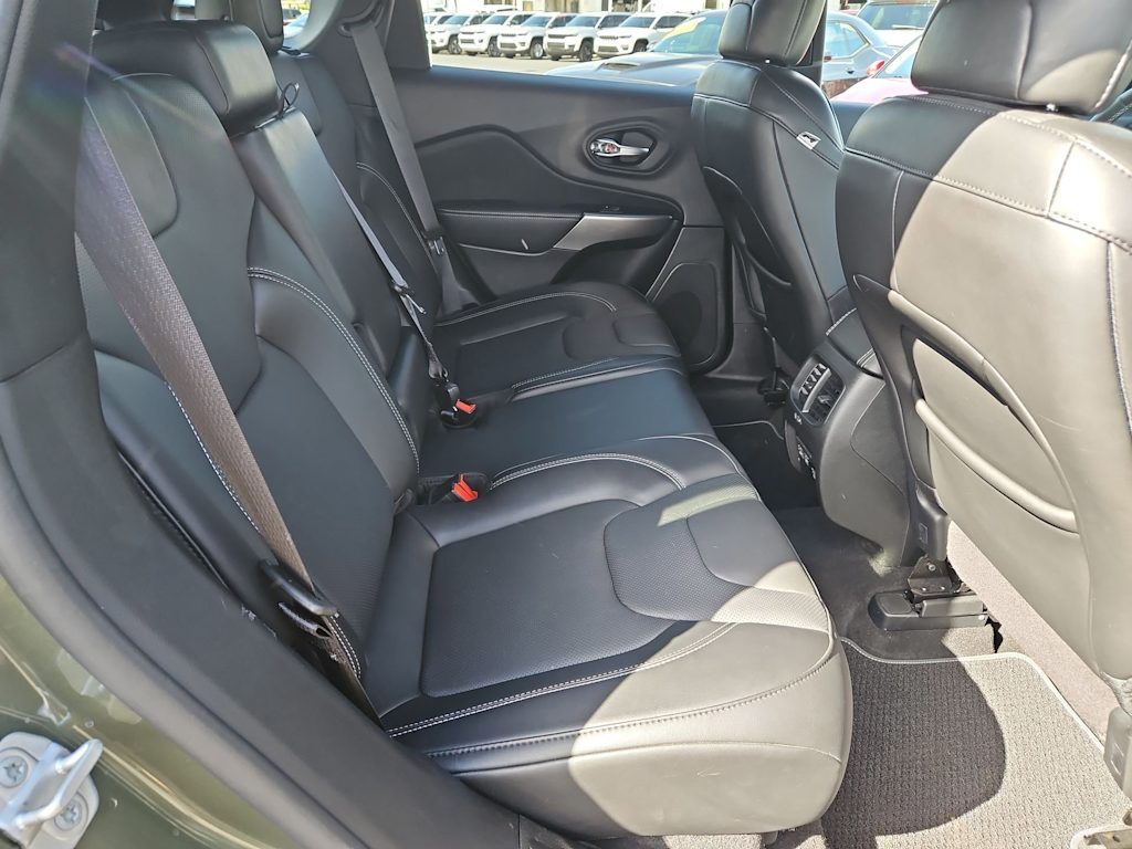 2021 Jeep Cherokee Latitude 25