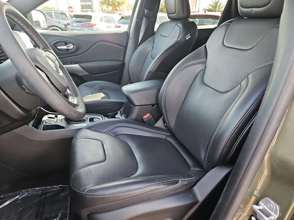 2021 Jeep Cherokee Latitude 9