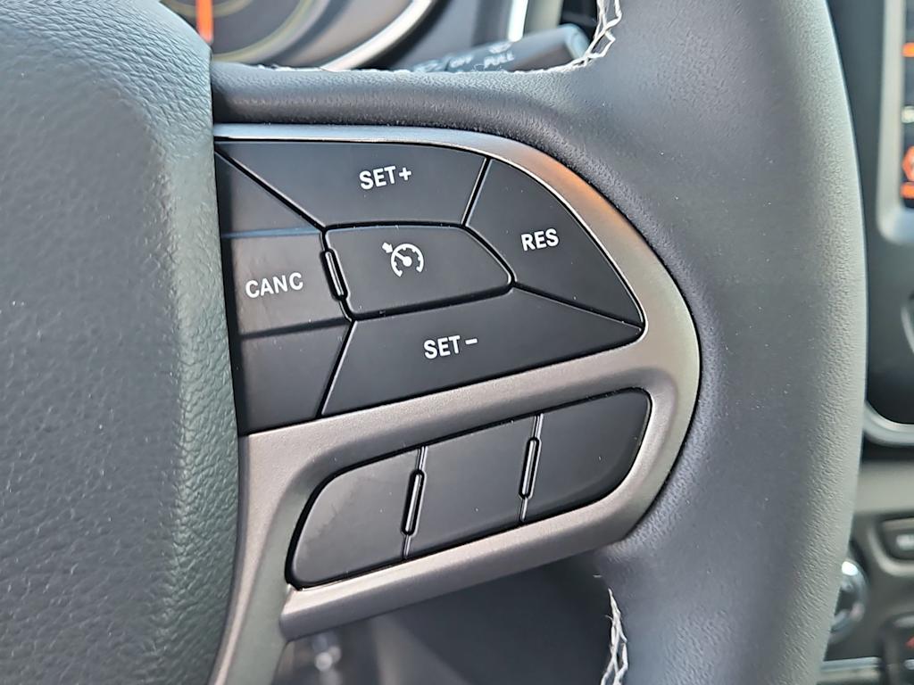 2021 Jeep Cherokee Latitude 27