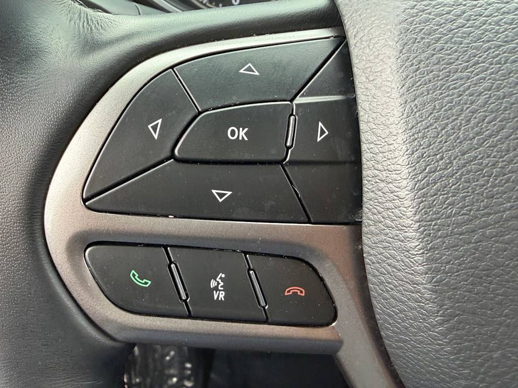 Thumbnail: 2021 Jeep Cherokee - 24