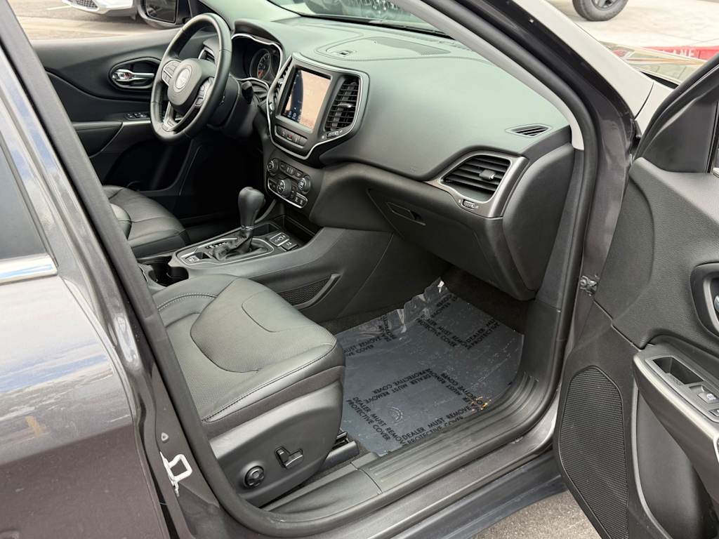 Thumbnail: 2021 Jeep Cherokee - 31