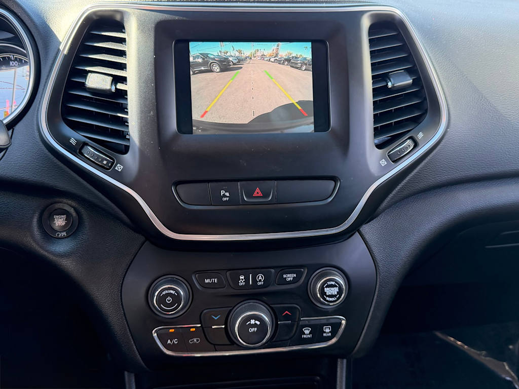Thumbnail: 2019 Jeep Cherokee - 13