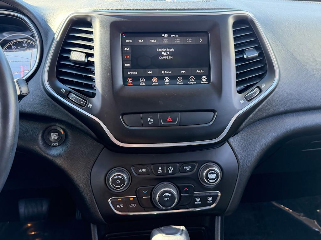 Thumbnail: 2019 Jeep Cherokee - 24