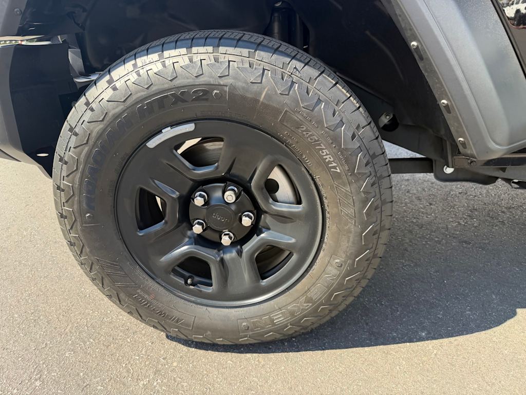Thumbnail: 2025 Jeep Wrangler - 8