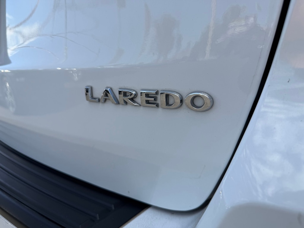 Thumbnail: 2017 Jeep Grand Cherokee - 7