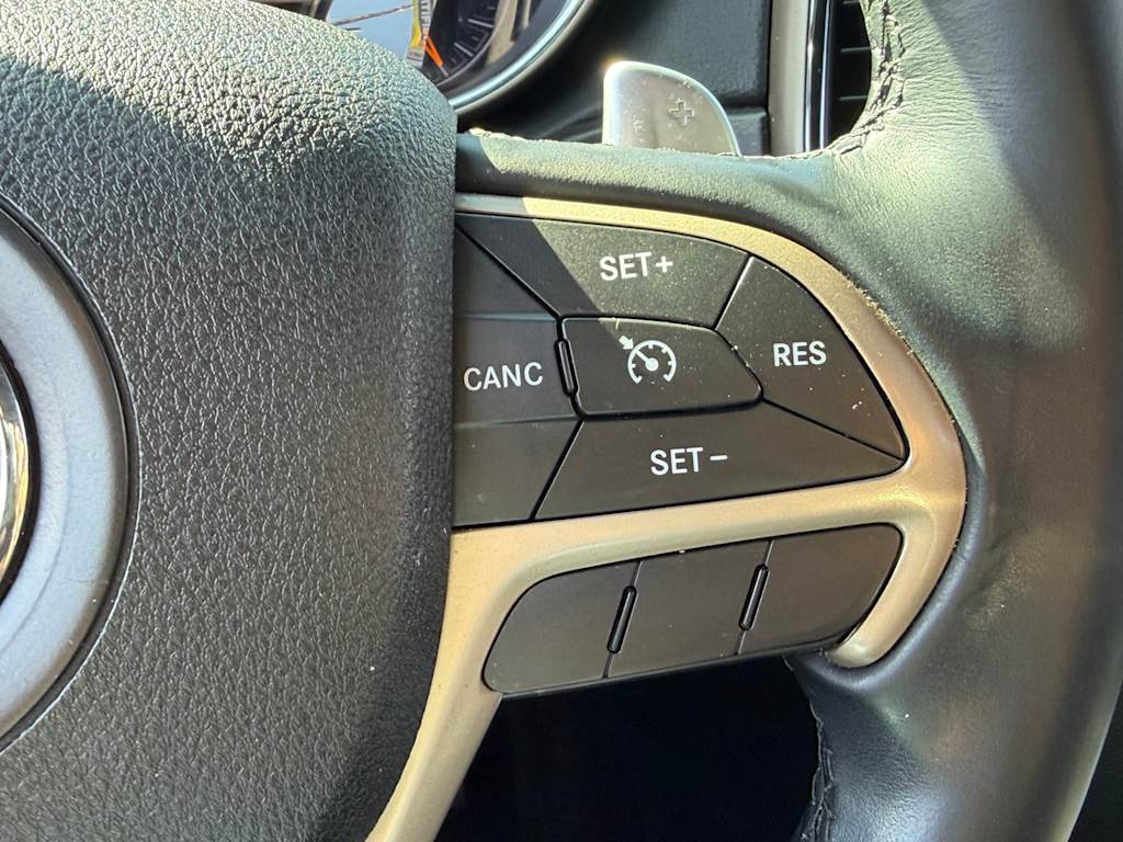 Thumbnail: 2017 Jeep Grand Cherokee - 25