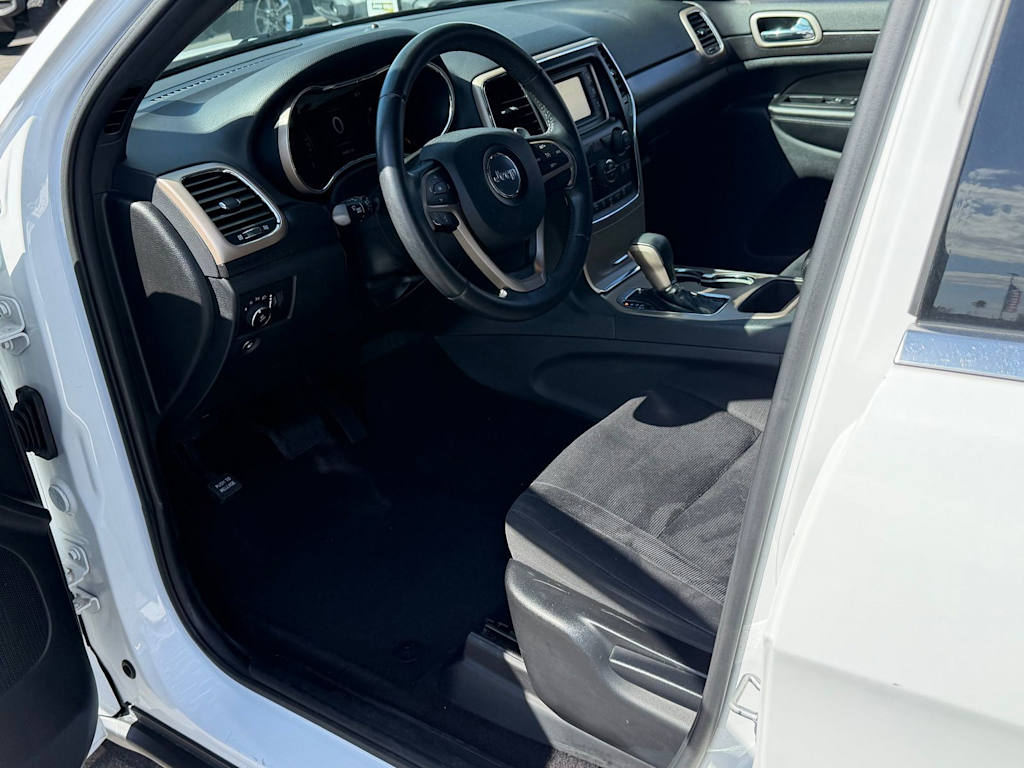 Thumbnail: 2017 Jeep Grand Cherokee - 10