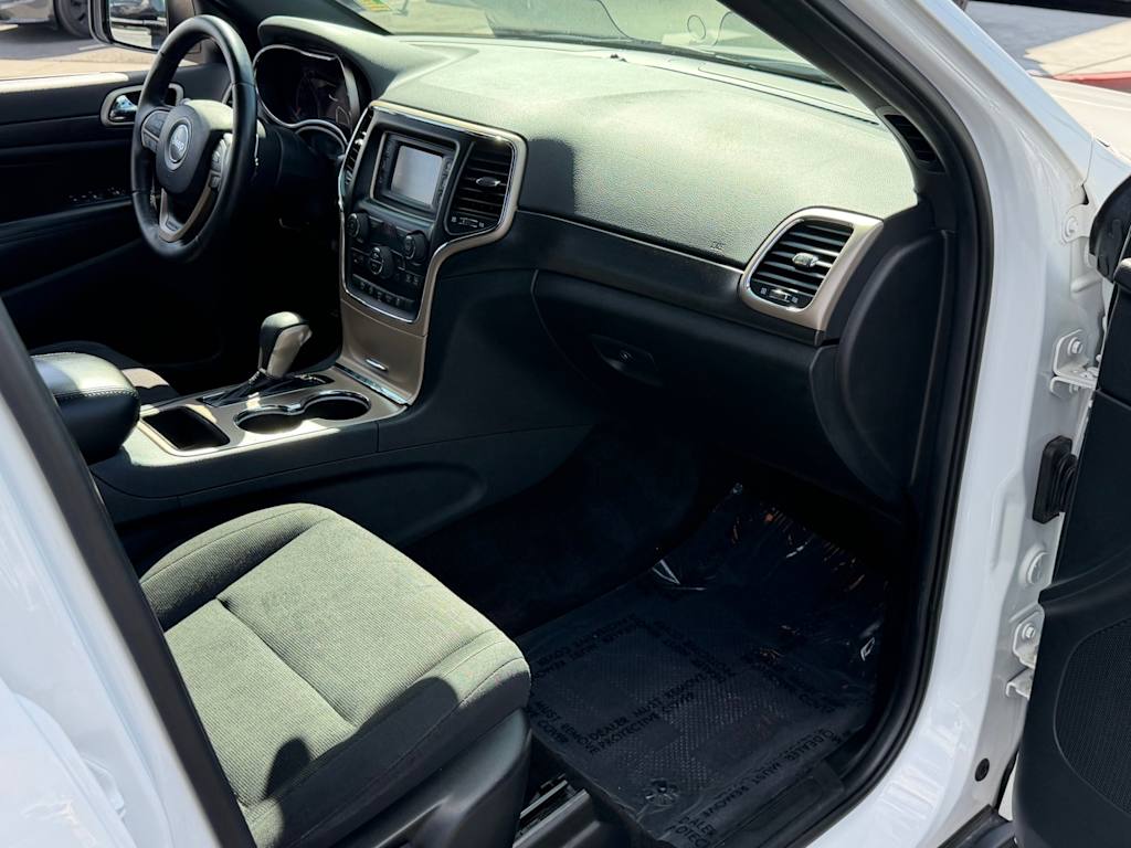 Thumbnail: 2017 Jeep Grand Cherokee - 30