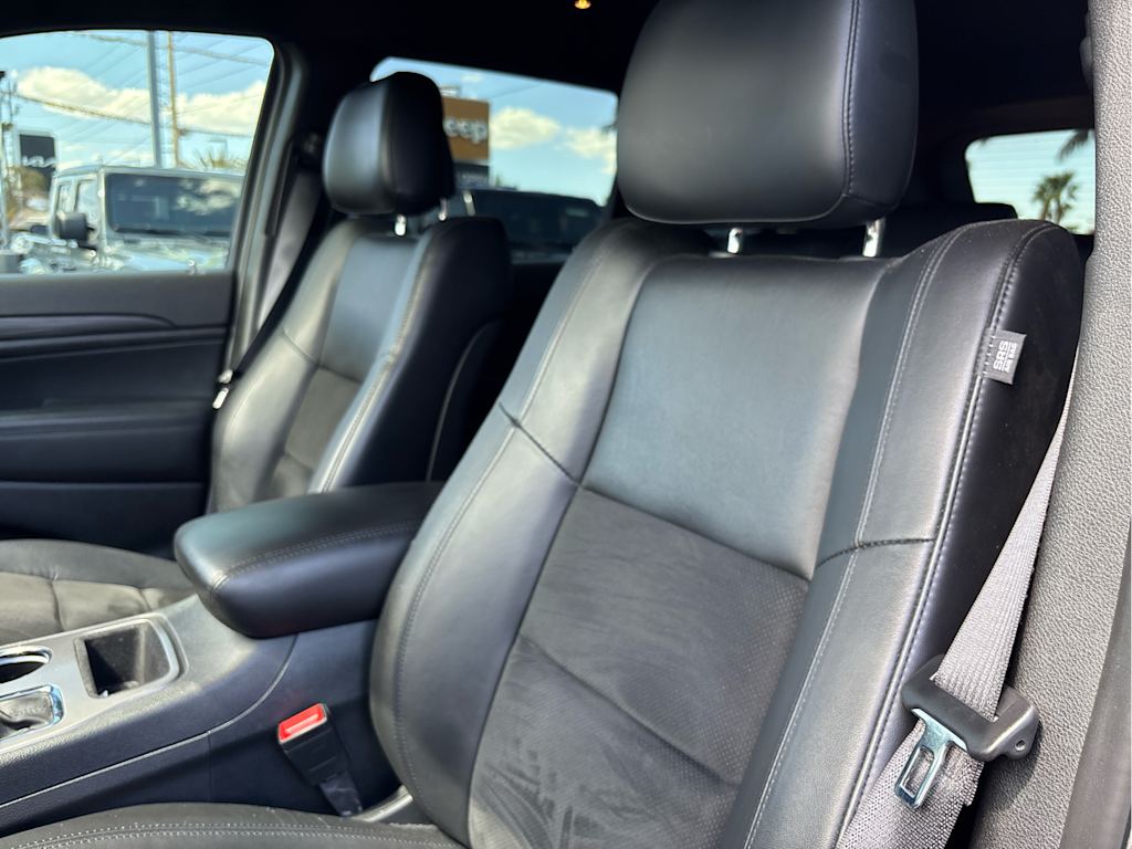 Thumbnail: 2022 Jeep Grand Cherokee - 8