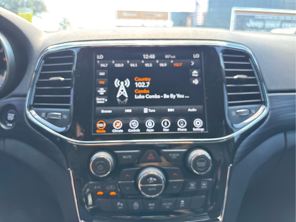 Thumbnail: 2022 Jeep Grand Cherokee - 16