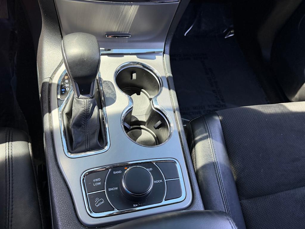 Thumbnail: 2022 Jeep Grand Cherokee - 14