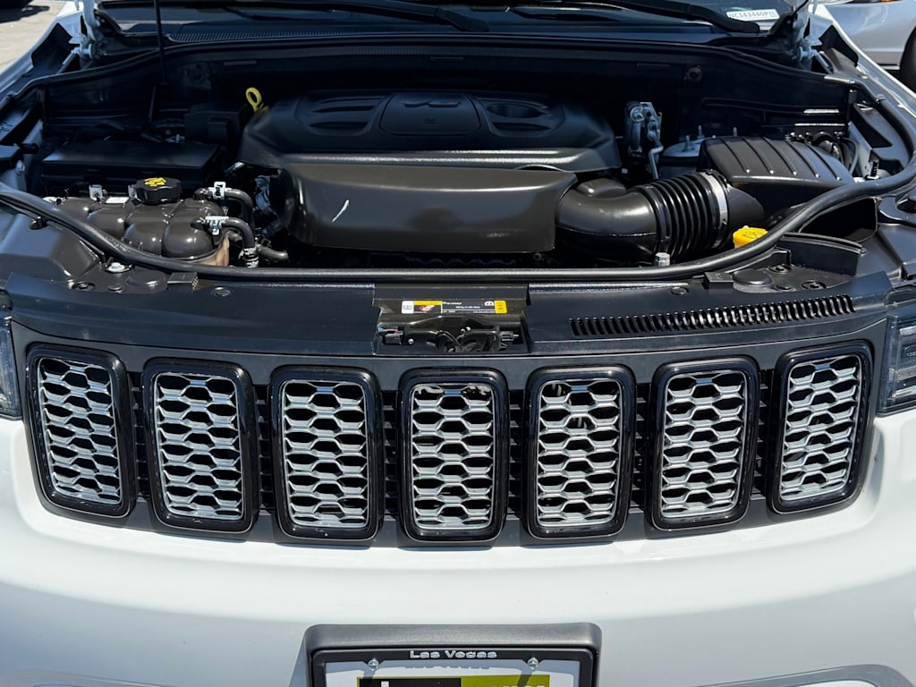 Thumbnail: 2022 Jeep Grand Cherokee - 9