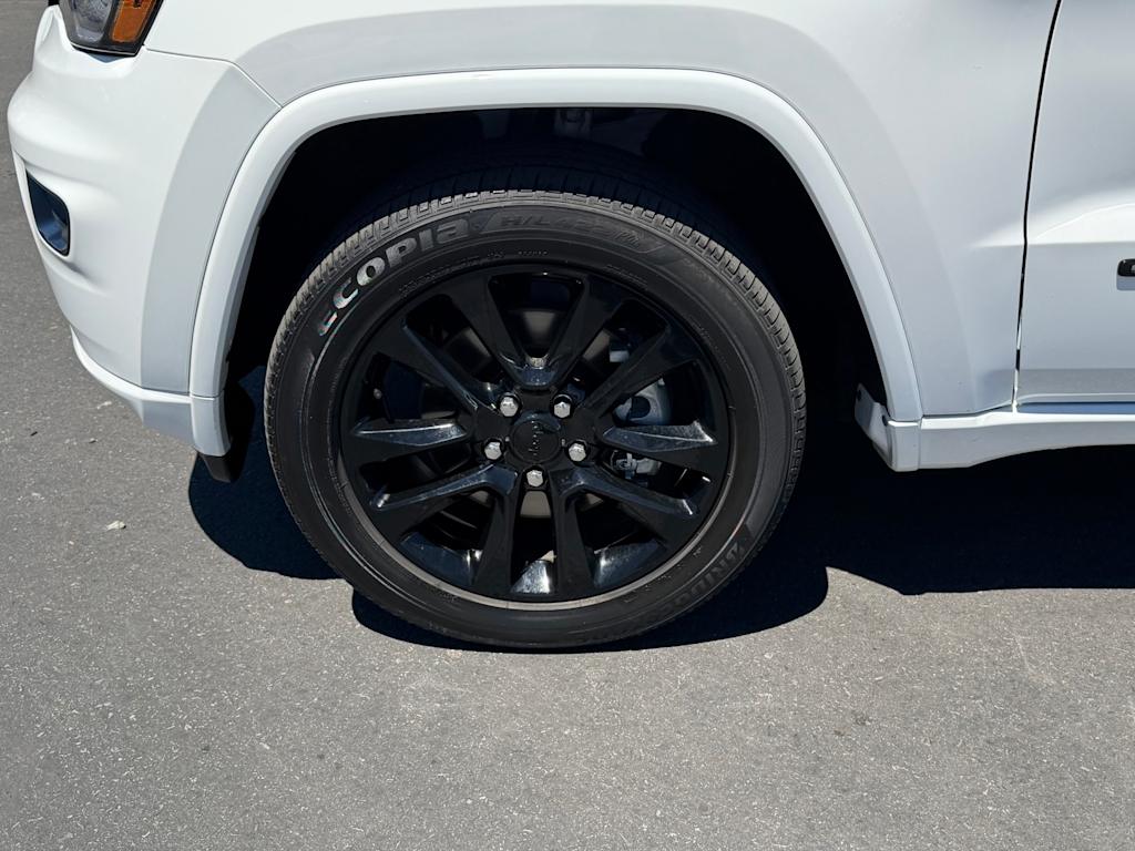 Thumbnail: 2022 Jeep Grand Cherokee - 8