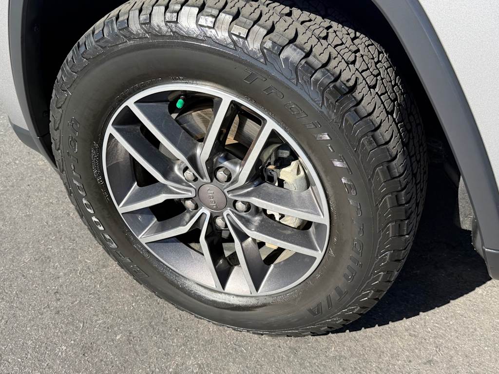 Thumbnail: 2019 Jeep Grand Cherokee - 8