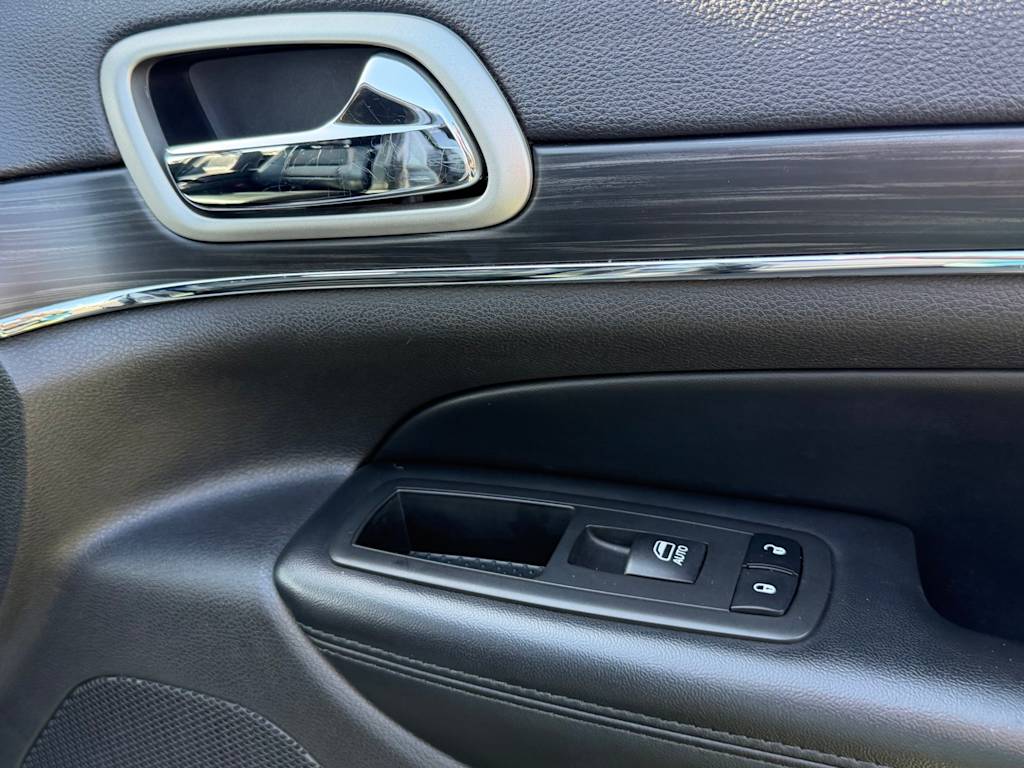 Thumbnail: 2019 Jeep Grand Cherokee - 33