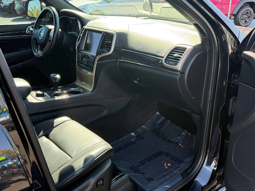 Thumbnail: 2015 Jeep Grand Cherokee - 12