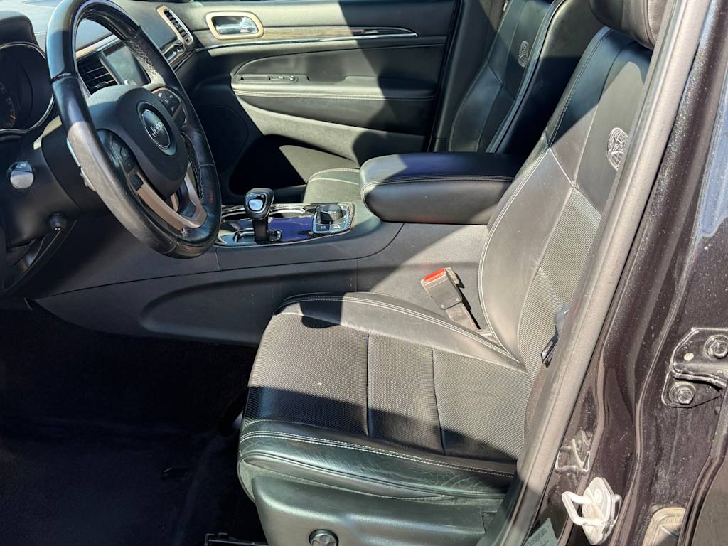 Thumbnail: 2015 Jeep Grand Cherokee - 11