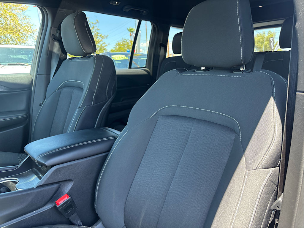 Thumbnail: 2025 Jeep Grand Cherokee - 8