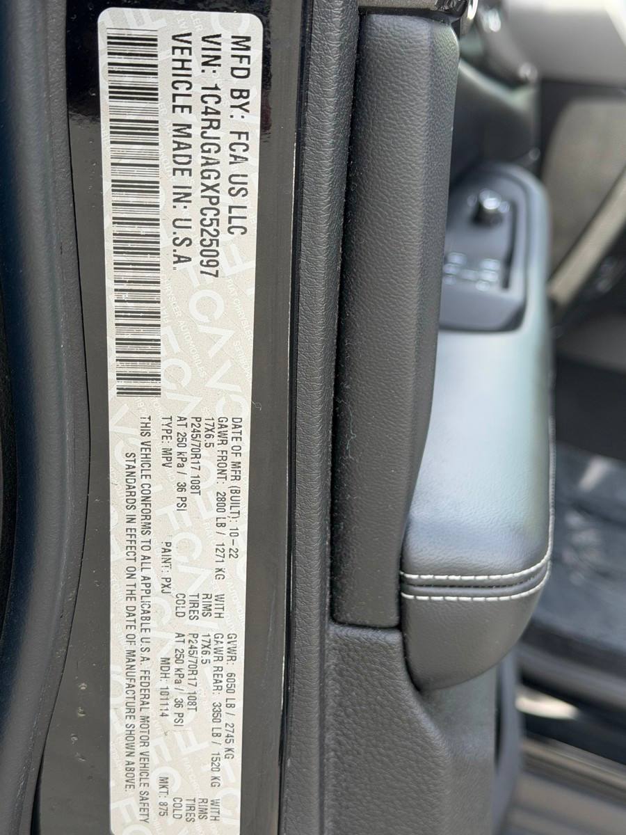 Thumbnail: 2023 Jeep Grand Cherokee - 16
