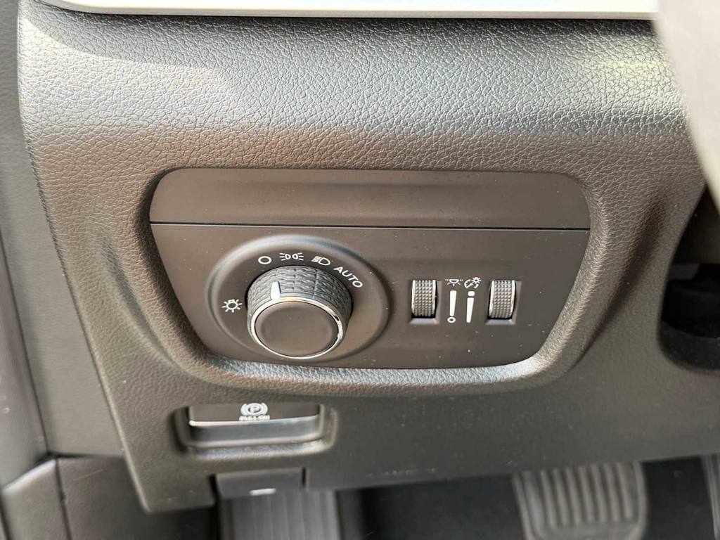Thumbnail: 2023 Jeep Grand Cherokee - 22