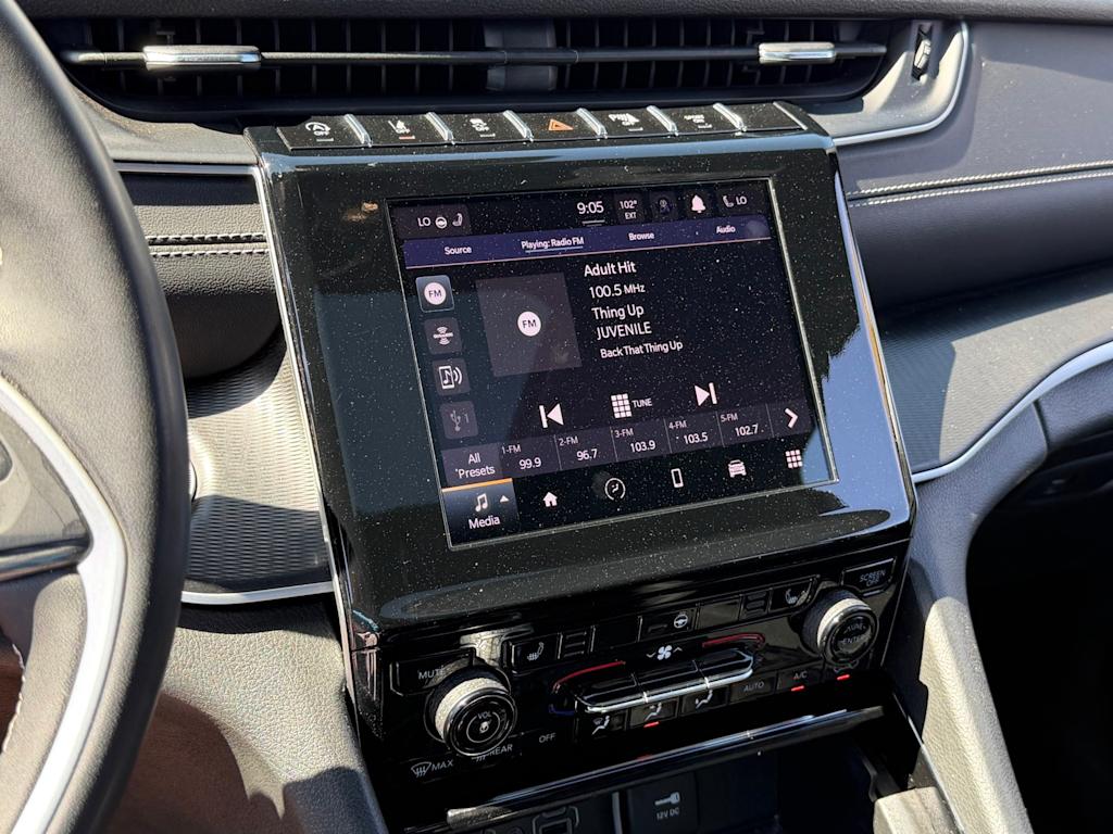 Thumbnail: 2023 Jeep Grand Cherokee - 24