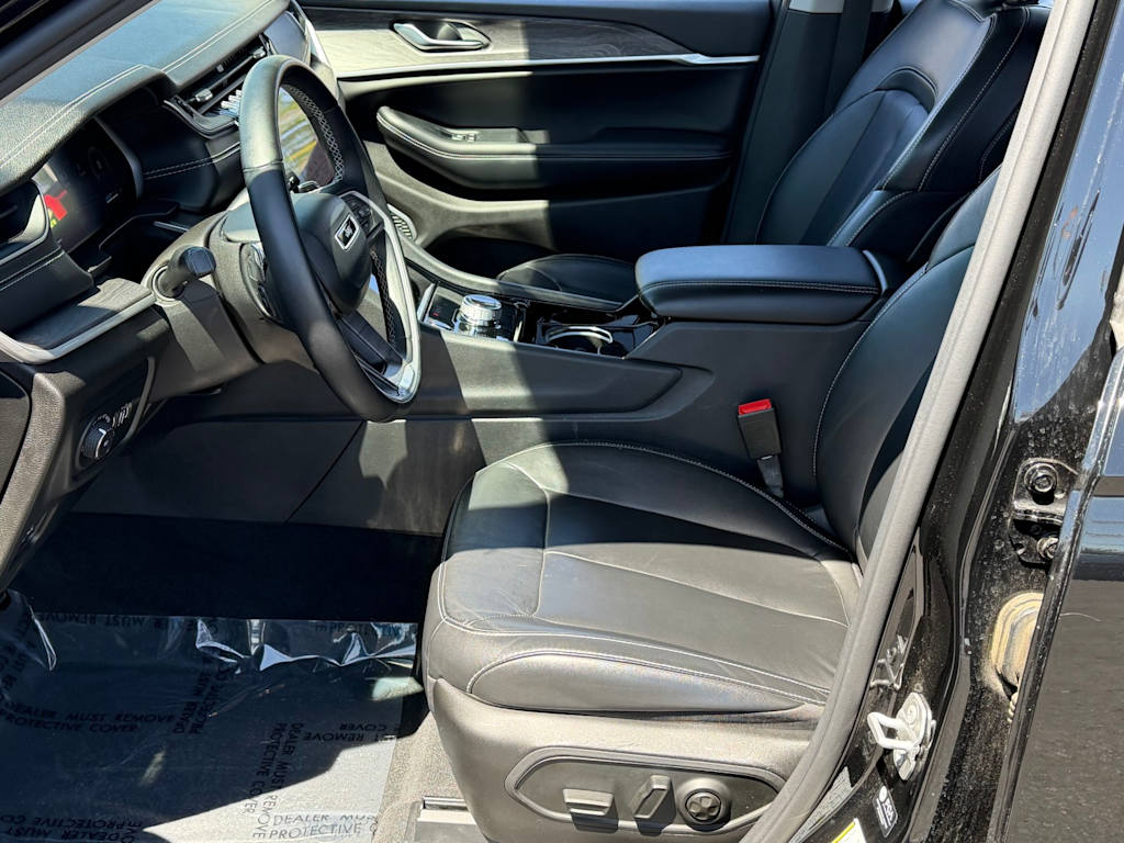 Thumbnail: 2022 Jeep Grand Cherokee - 11