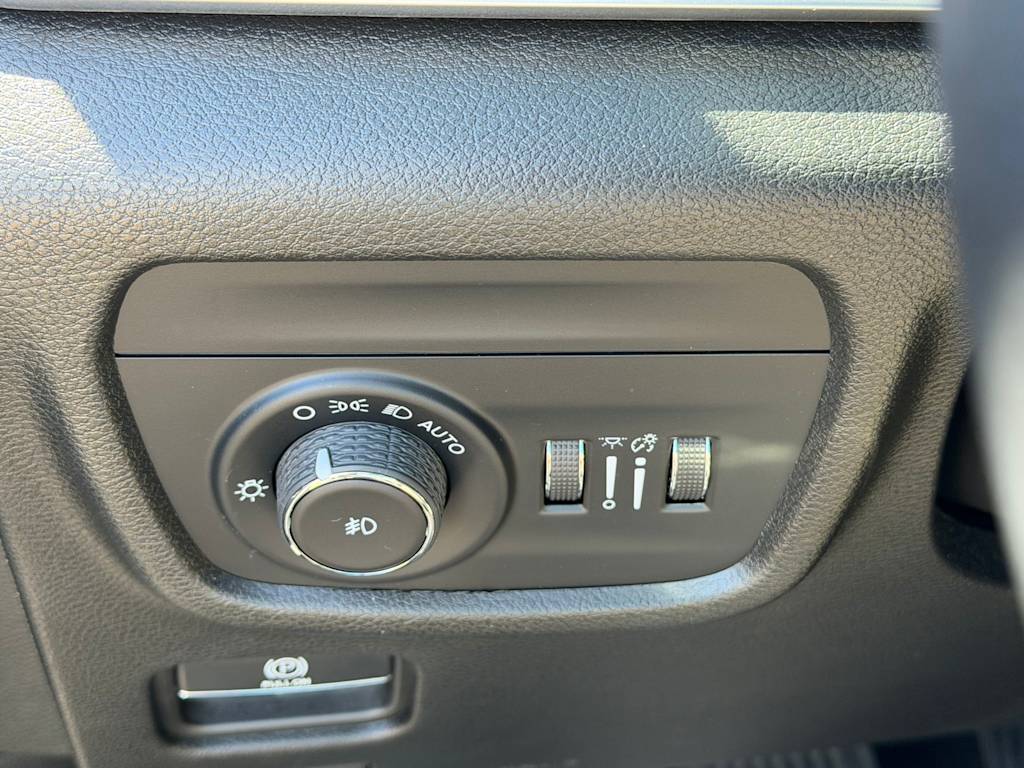 Thumbnail: 2022 Jeep Grand Cherokee - 22