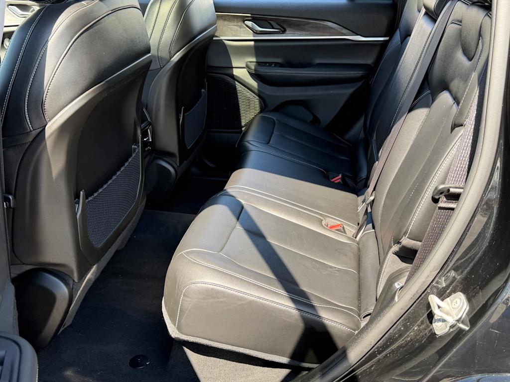 Thumbnail: 2023 Jeep Grand Cherokee - 12
