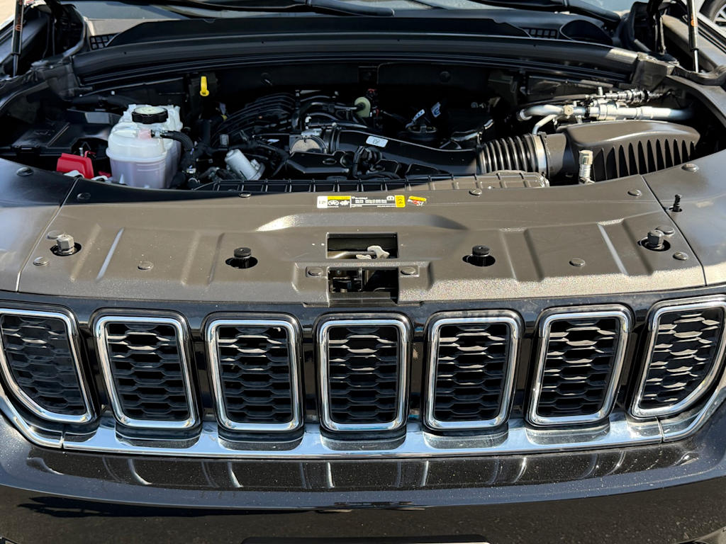 Thumbnail: 2023 Jeep Grand Cherokee - 9