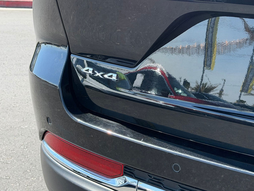 Thumbnail: 2023 Jeep Grand Cherokee - 7
