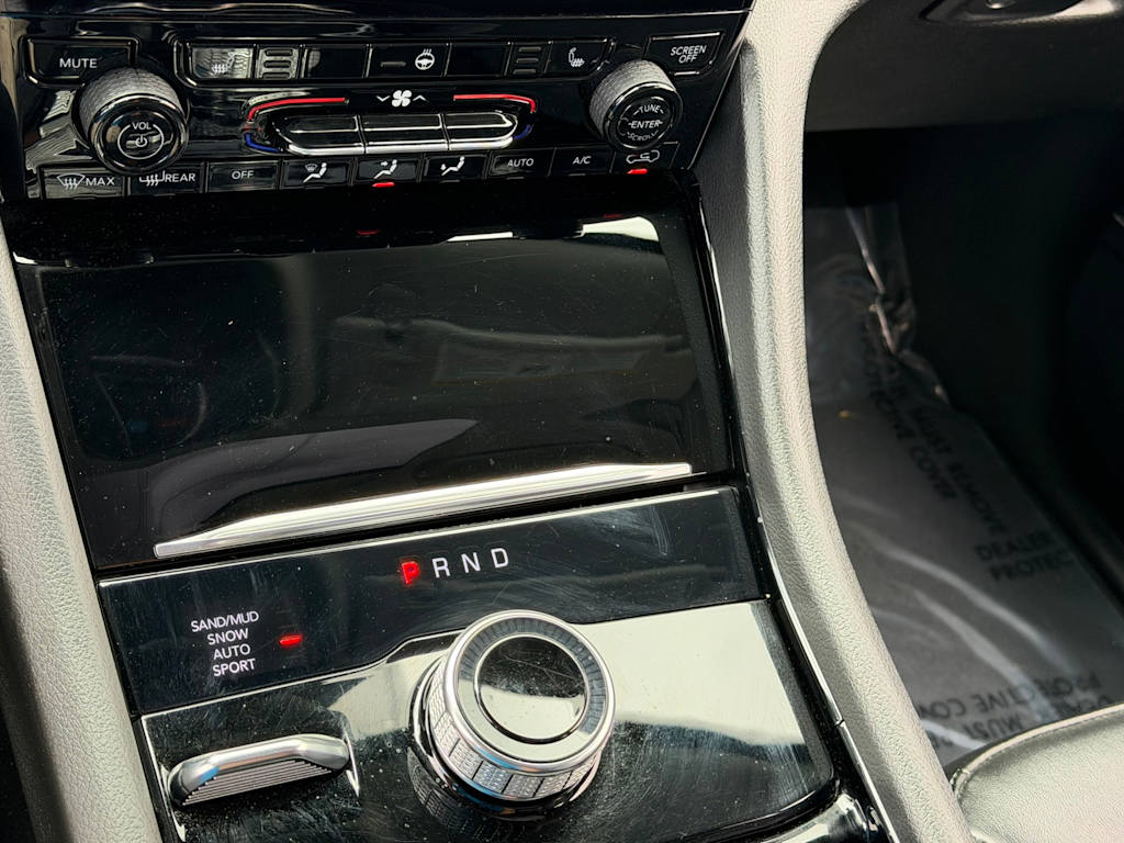 Thumbnail: 2022 Jeep Grand Cherokee - 13