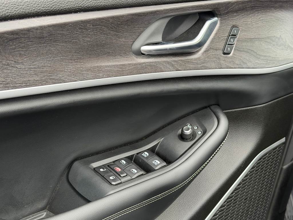 Thumbnail: 2022 Jeep Grand Cherokee - 21