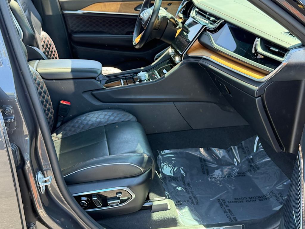 Thumbnail: 2022 Jeep Grand Cherokee - 10