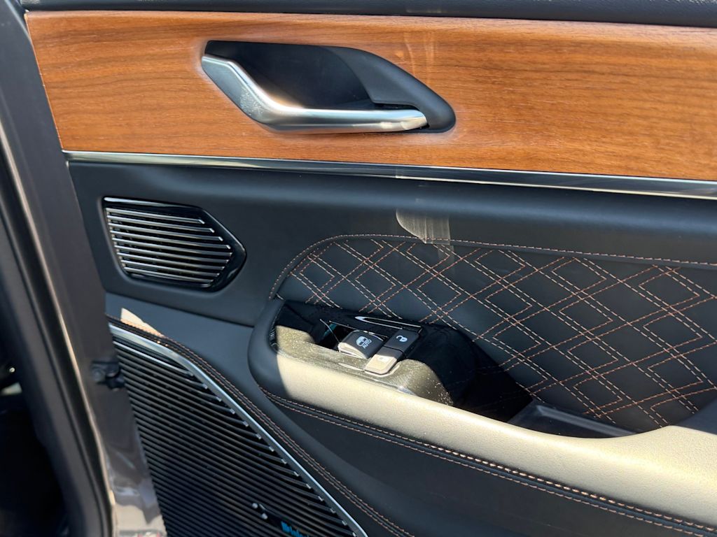 Thumbnail: 2022 Jeep Grand Cherokee - 31