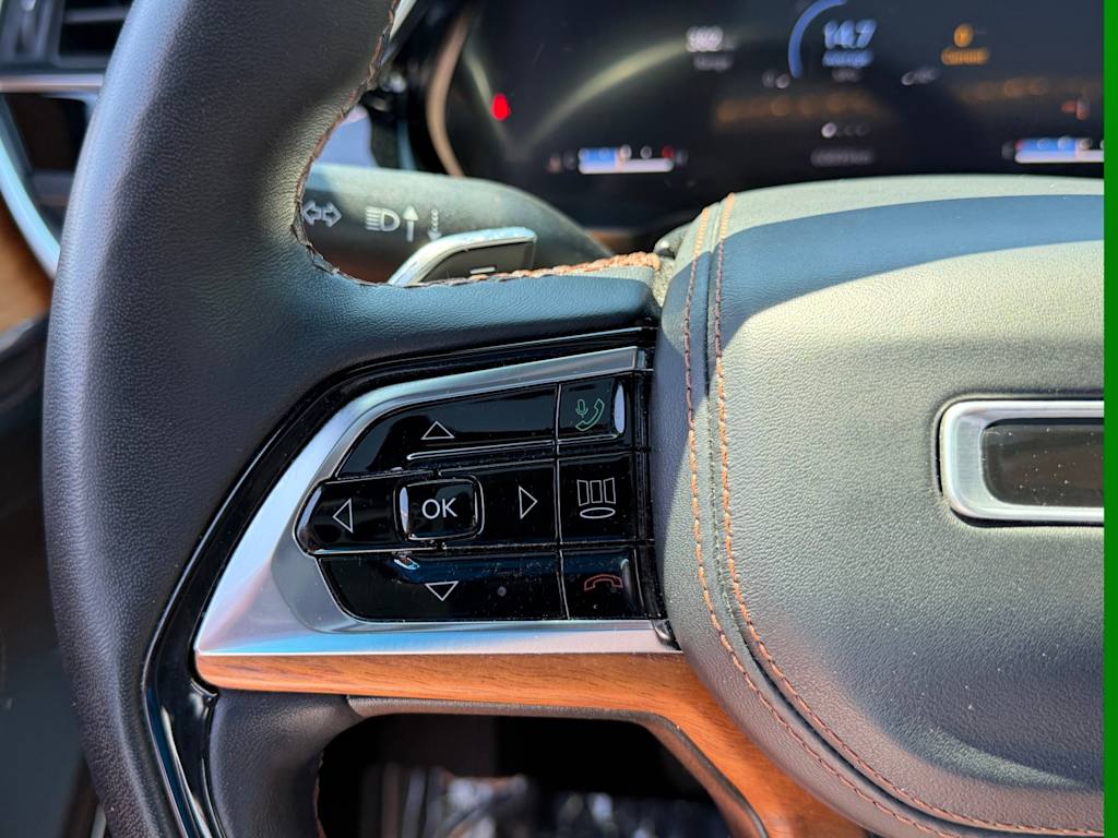 Thumbnail: 2022 Jeep Grand Cherokee - 22
