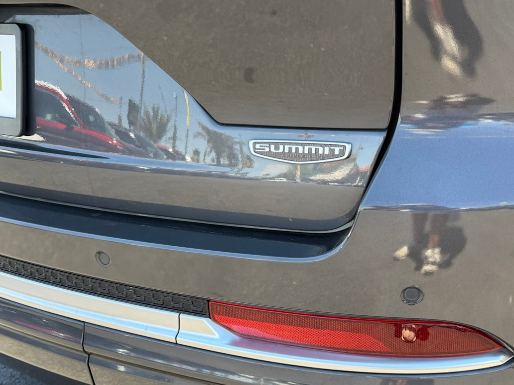 Thumbnail: 2022 Jeep Grand Cherokee - 7